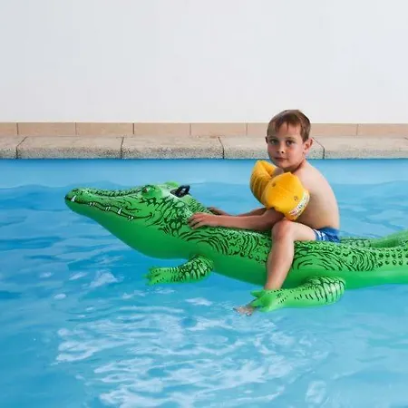 Сasa de vacaciones Sleeps 20 Pool Wifi